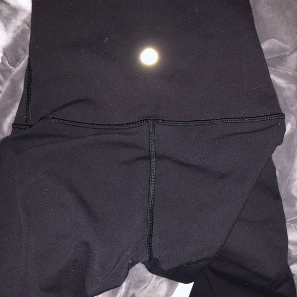 Lululemon Wunder Under Black Leggings Size 2 - Picture 2 of 2